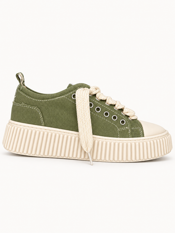 Low top sneakers green