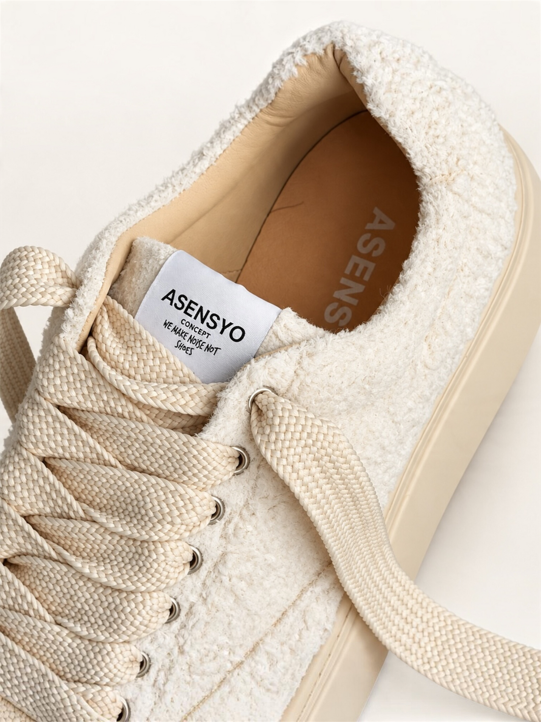 Sneakers in Bouclé off white