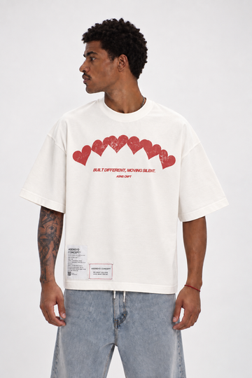 T-Shirt Oversize Built Different Hearts