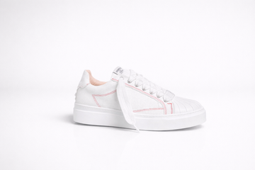 Low top sneakers white