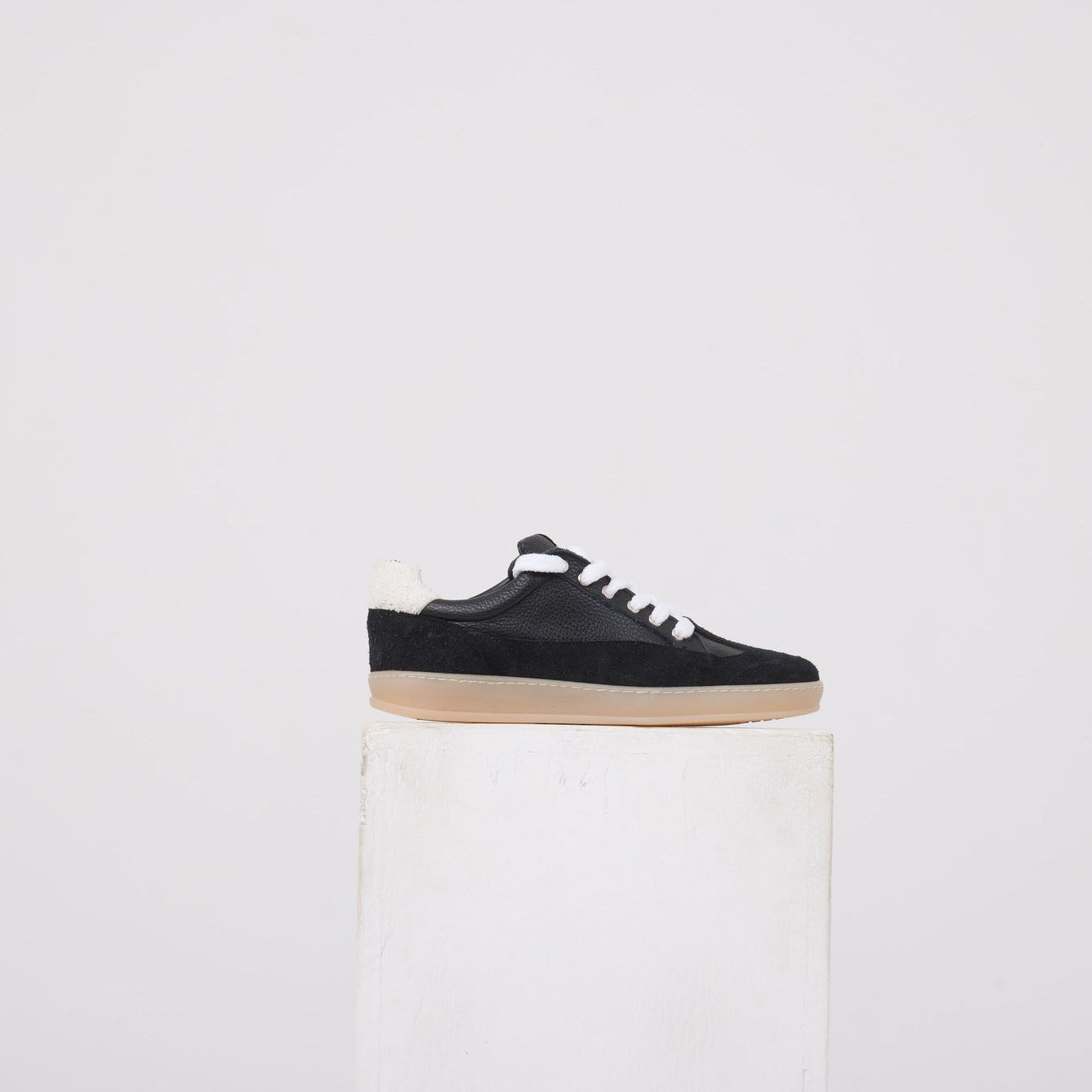 Sneaker Studio -Asensyo
